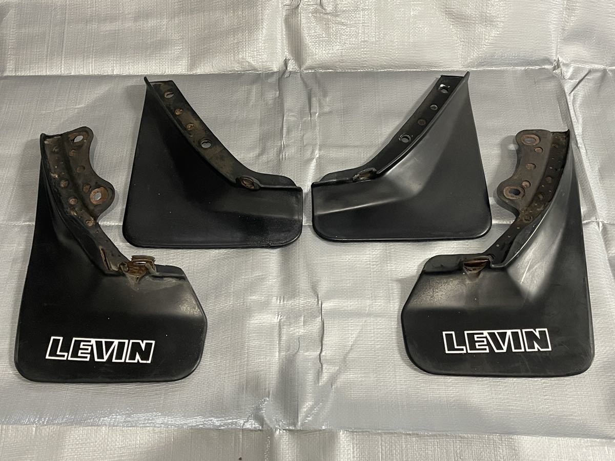 【安い，大人気】 AE86 レビン 純正マッドガード 泥よけ 1台分(リア)｜売買されたオークション情報、yahooの商品情報をアーカイブ公開 - オークファン トヨタ用