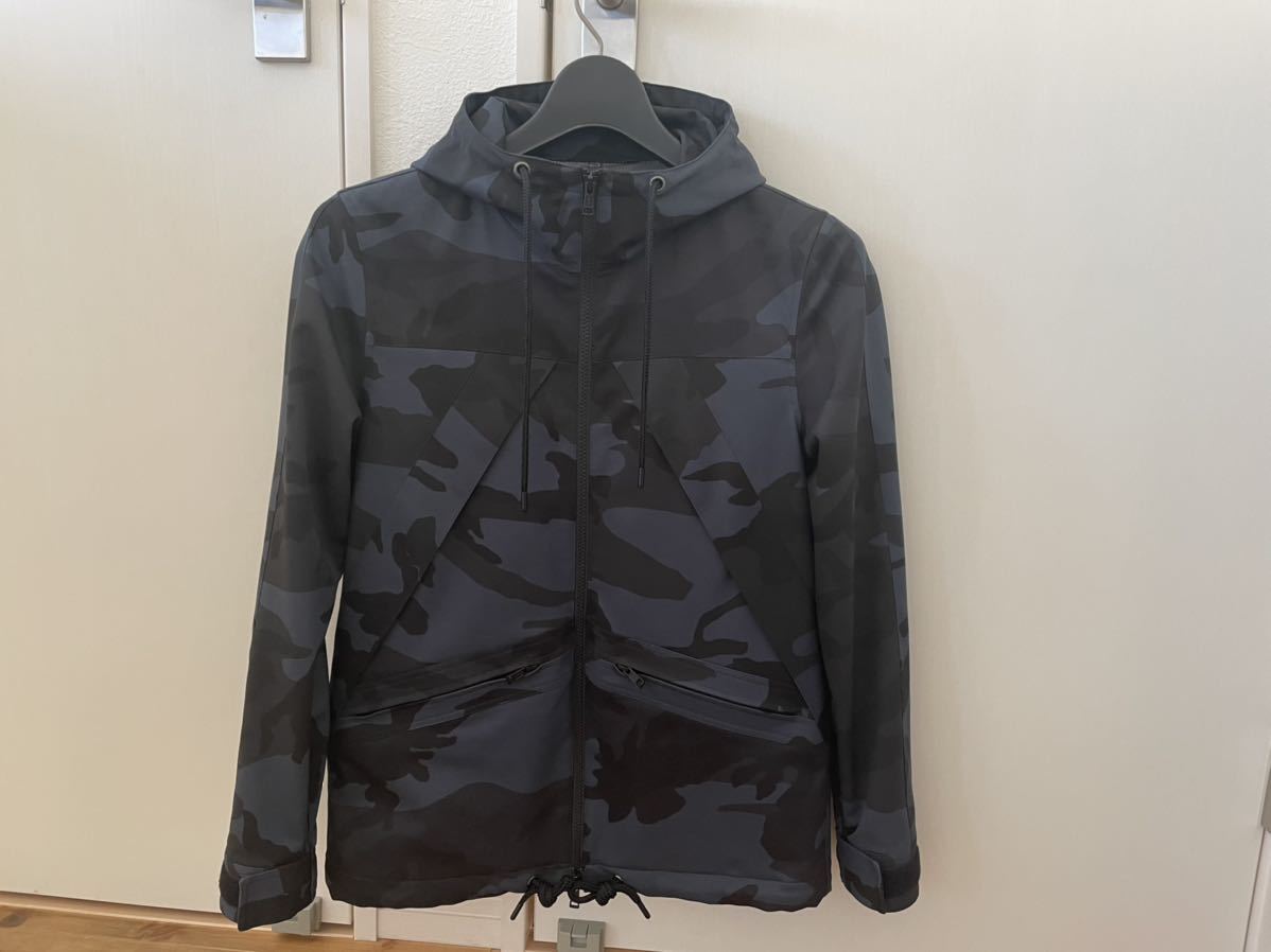 売り切り 18a/w AKM マウンテンパーカー s ブラックカモ 定価93500円 