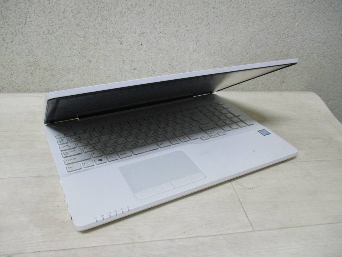 LIFEBOOK - Fujitsu Lifebook Core FMVA77B1W SILIZ AH Review White 