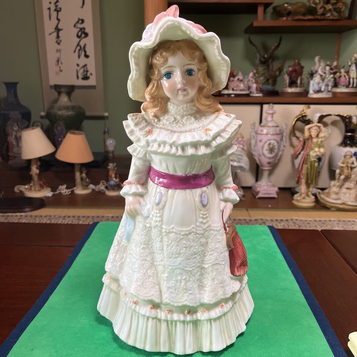 最安値，最新作 西洋人形 陶器人形 綺麗です。大型です