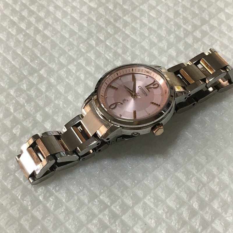 箱付き クロスシー xC ピンクゴールド ソーラー電波時計 レディース