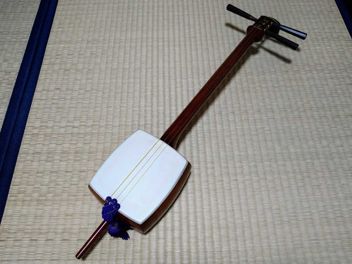 小胡弓 地唄胡弓 ケース付き(胡弓)｜売買されたオークション情報、yahooの商品情報をアーカイブ公開 - オークファン 胡弓