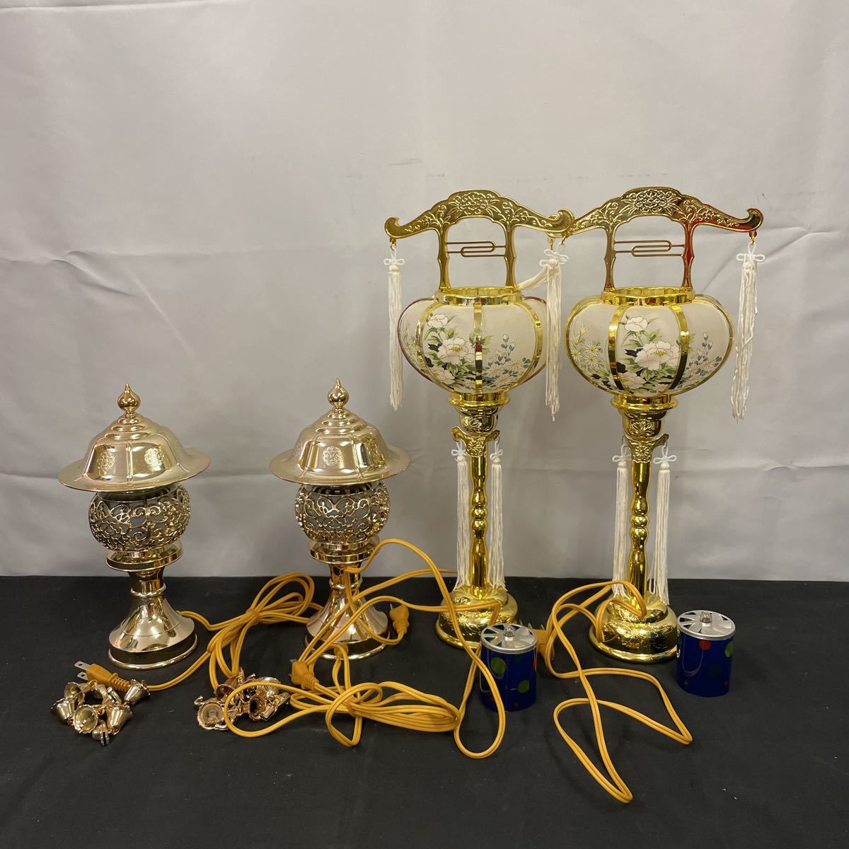 Sale 72 Off 吊灯籠 吊り灯篭 真鍮 雲透し大 直径 9cm 1対 仏具灯篭 とうろう 灯籠 燈籠仏壇 仏具 飾り Www Tonna Com