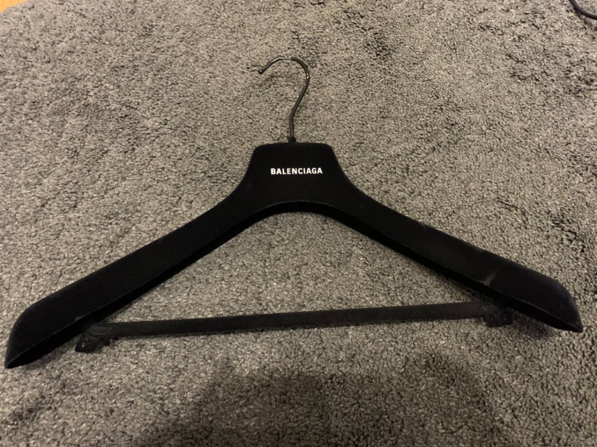 バレンシアガ ハンガー 4本セット BALENCIAGA ハンガー 非売品 衣類