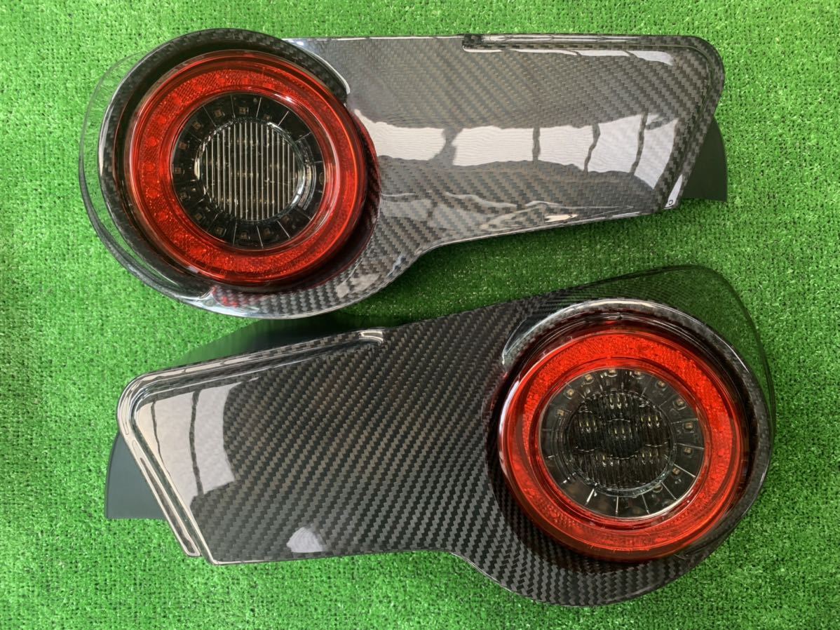 86zn6 BRZzc6 ヴァレンティ テールランプ スモークレンズ/カーボン 