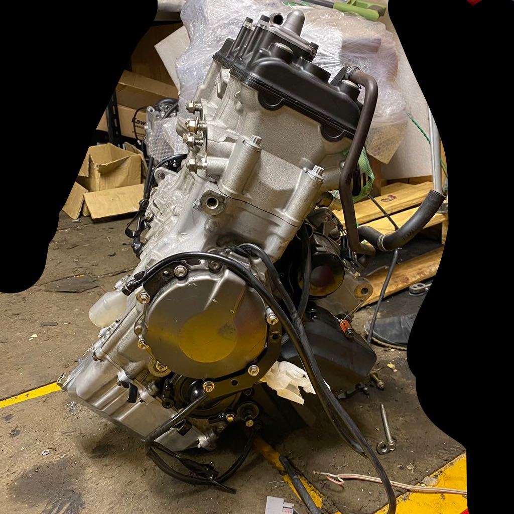 【専用】にこ ZX-6R 13-16 エンジン 本体 ZX636E/F kawasaki 低走行 16年式から