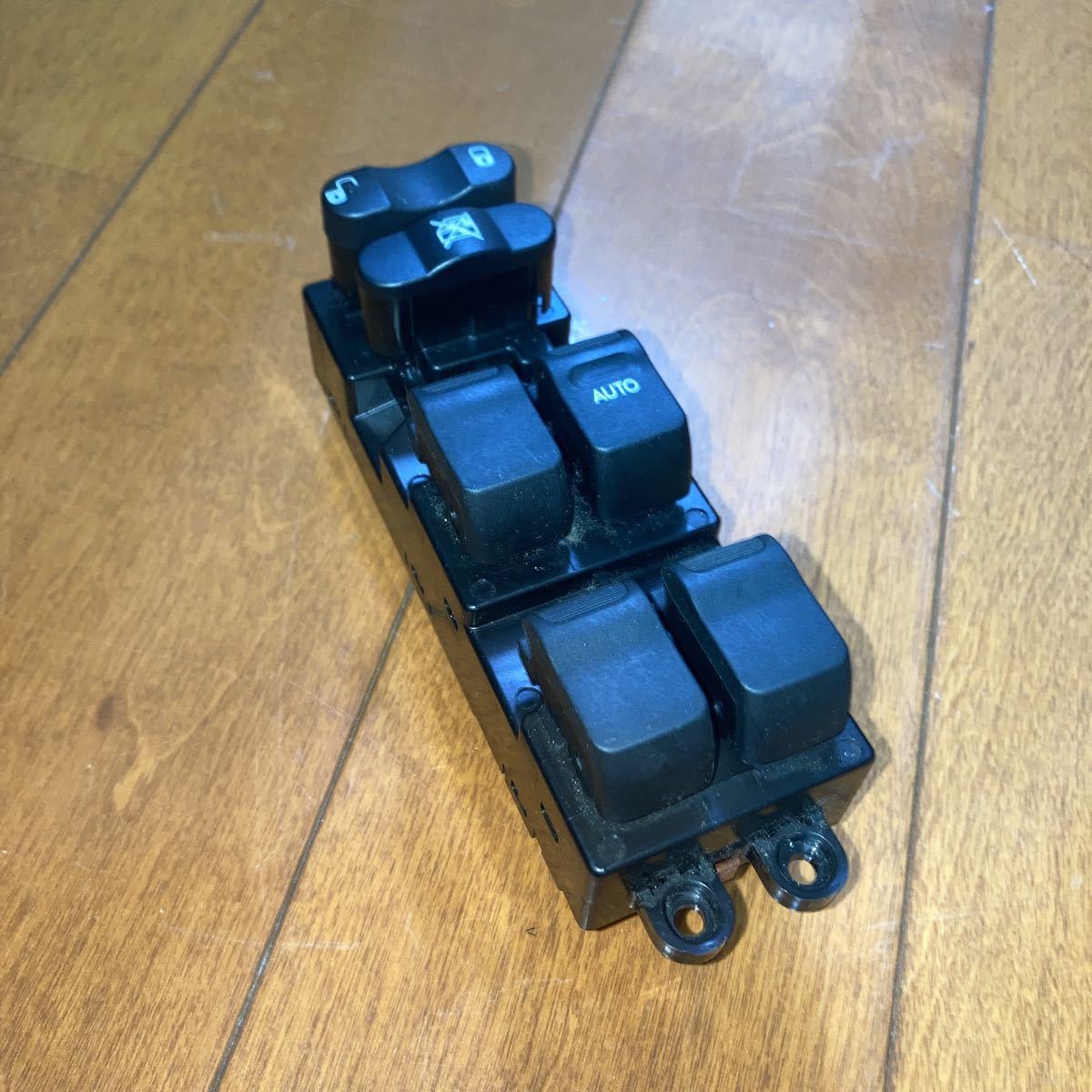 即決 スバル R2 RC1&frasl;2 純正 パワーウインドスイッチ 106 作動確認