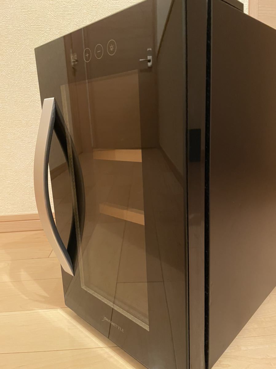 デバイスタイル】ワインセラー Product No. CE-8W ブラック 家電、AV