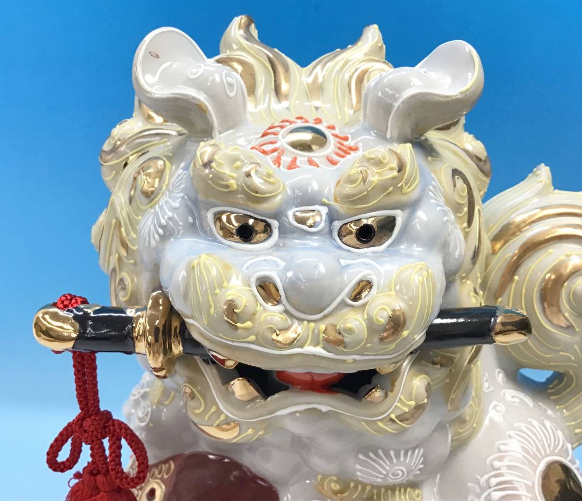 九谷焼 八幡窯 須栄義 玉乗り獅子 高さ:約24cm 陶林堂 色絵 金彩 赤玉 