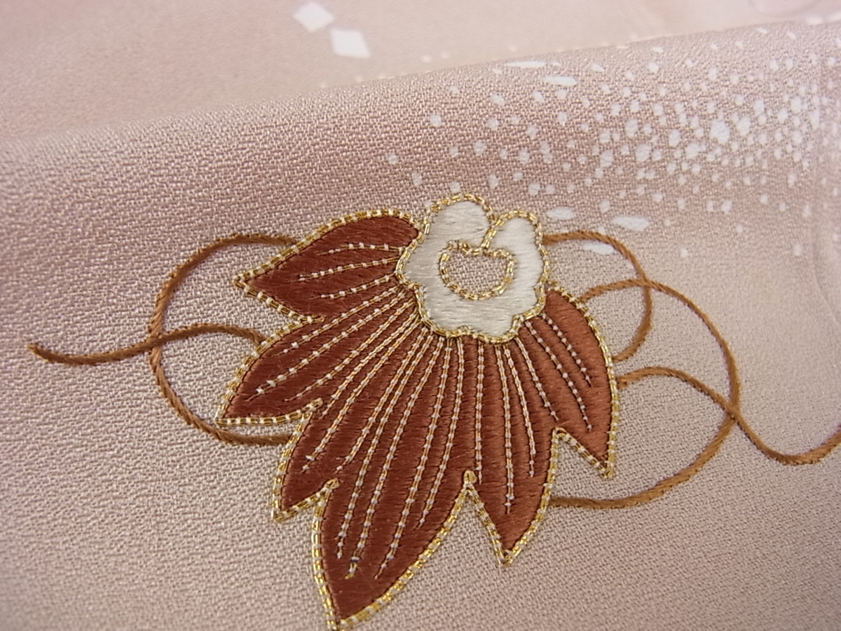 花美人着物□訪問着 駒刺繍 宝尽くし 霞箔散らし 金彩 パールトーン加工
