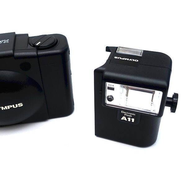 ☆ オリンパス XA2 A11付き コンパクトフィルムカメラ ※ジャンク品 XA2
