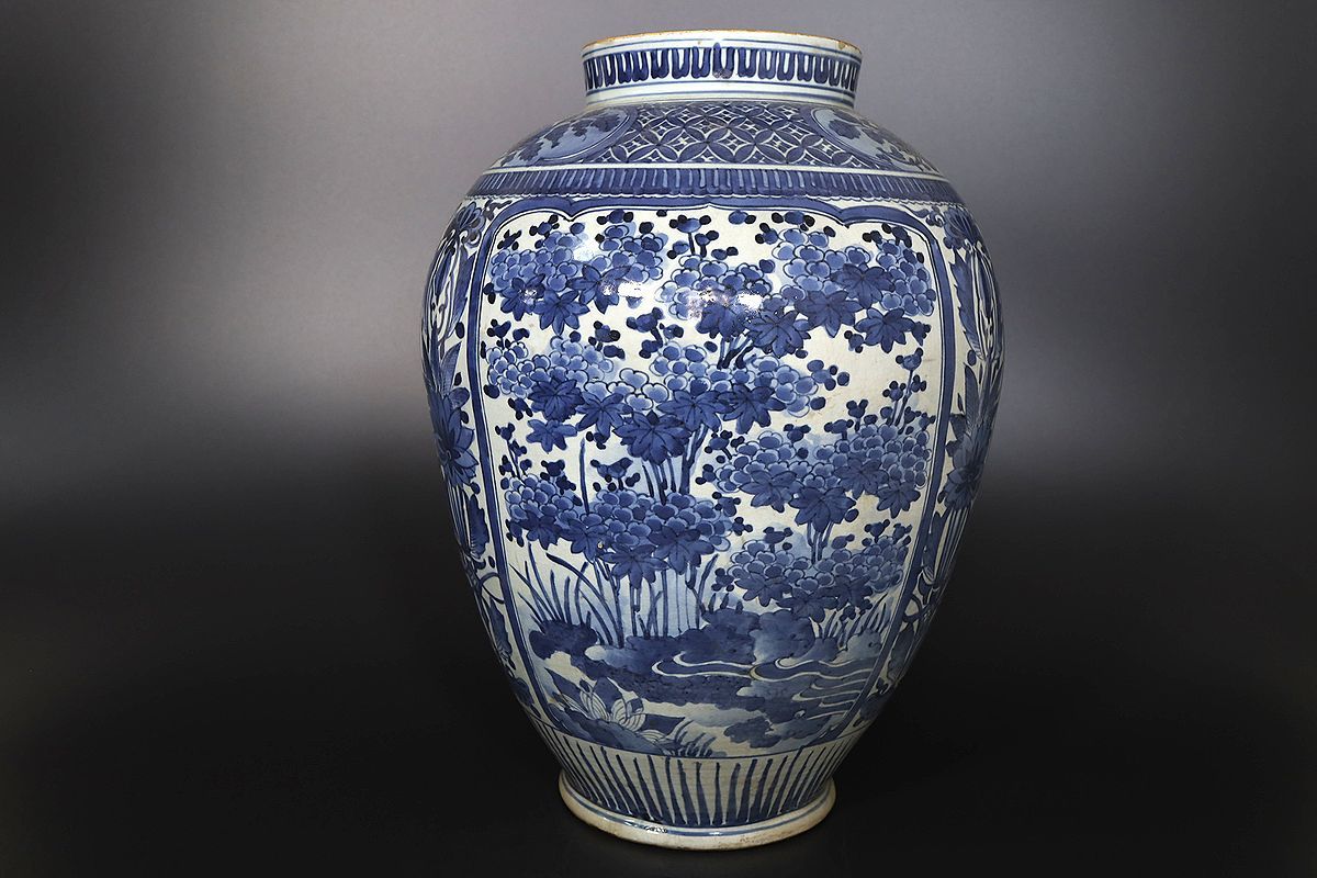小】十七世紀 里帰り伊万里 古伊万里染付三花文大壺 沈香壺 保管箱有