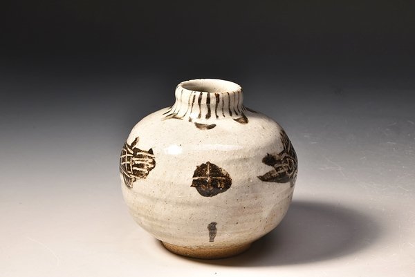 ◇SP3582 人間国宝 田村耕一 初期作 鉄絵 魚文 小壺 壺 花器 ◇SP3582 人間国宝 田村耕一 初期作 鉄絵 魚文 小壺 壺 花器