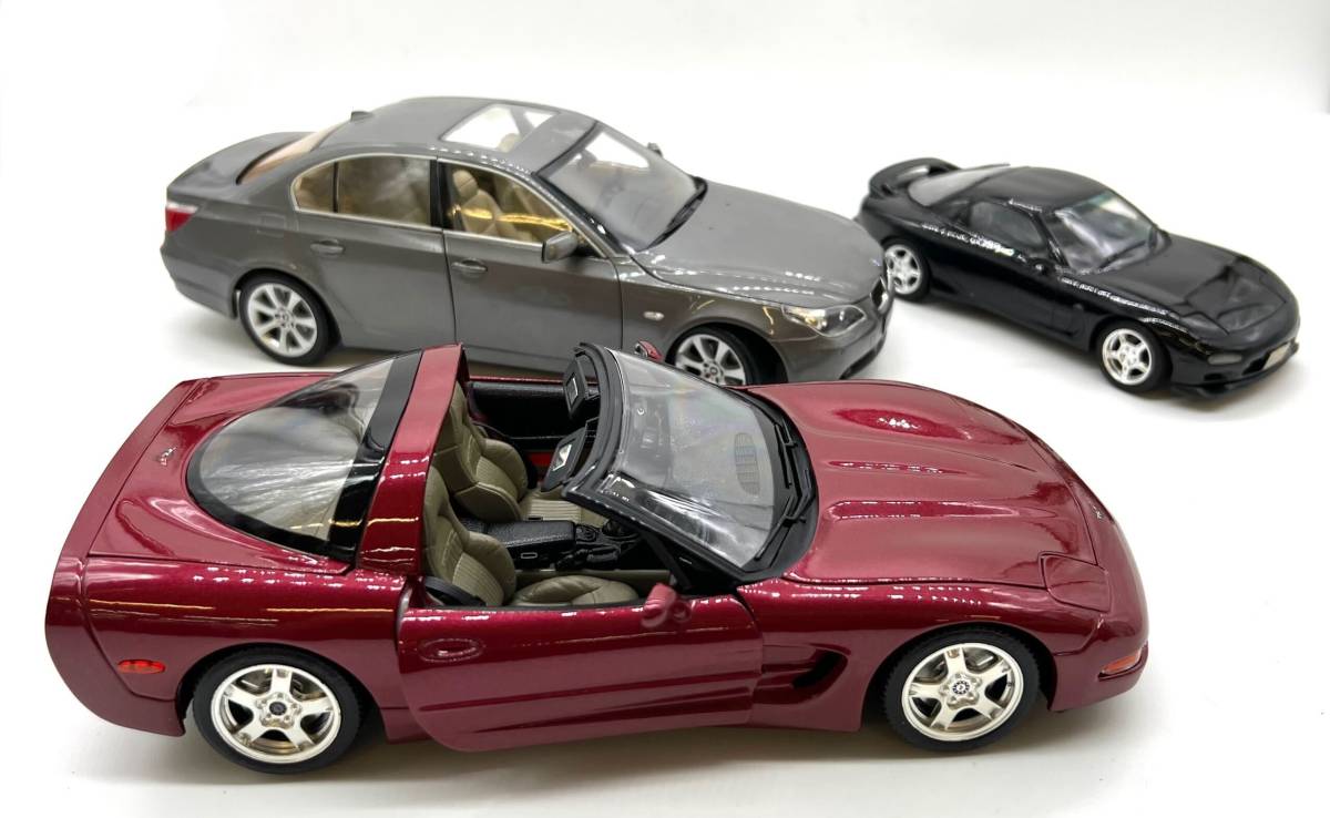 【100%新品，お得】 まとめて 1/18ダイキャスト製ミニカー 車 3点まとめ売り BMW Corvette コルベット など 多数 ケース付き SAYT0705-17(乗用車)｜売買されたオークション情報、yahooの商品情報をアーカイブ公開 - オー 乗用車