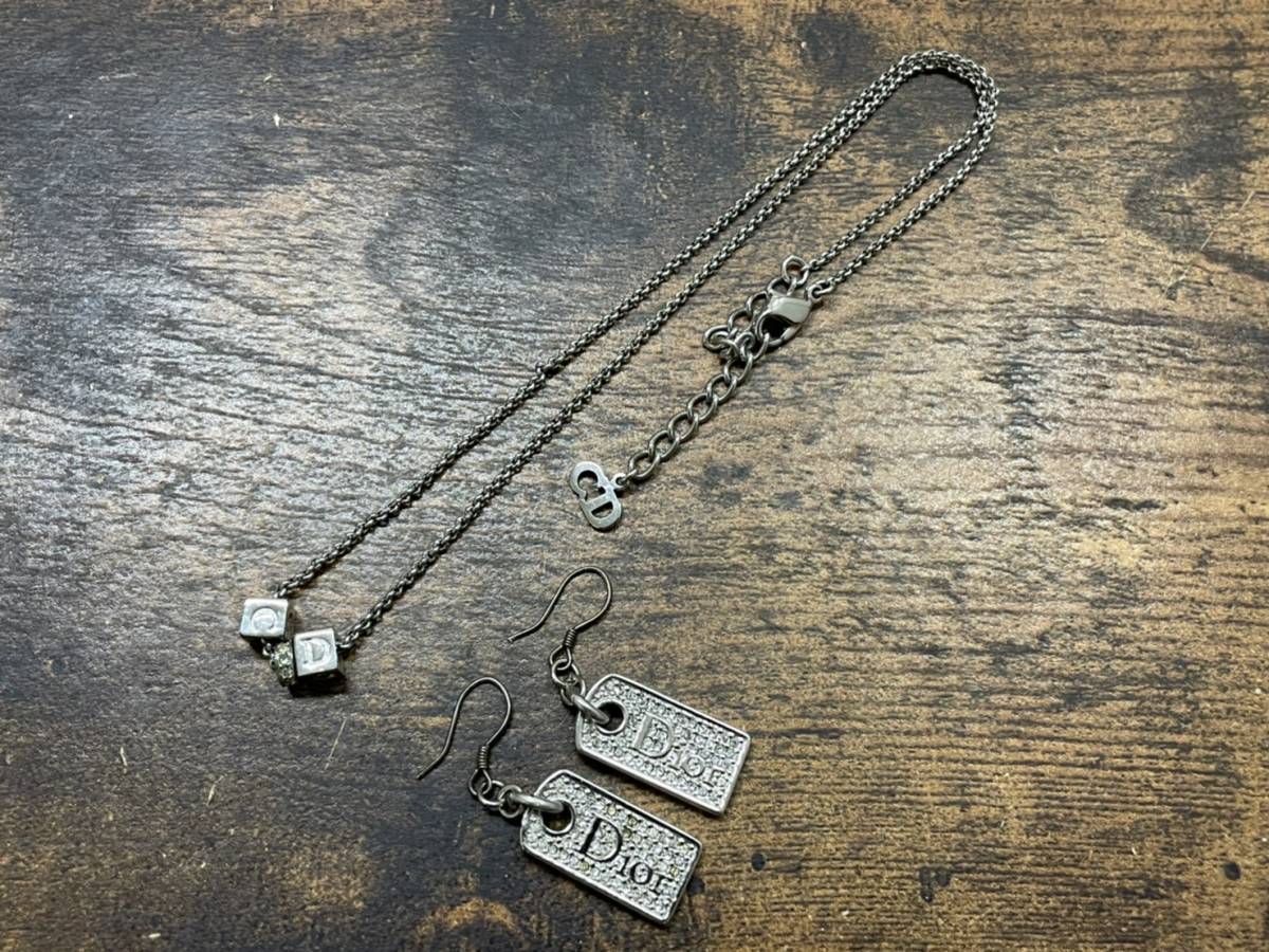 セット クリスチャンディオール ネックレス&ピアス シルバーカラー 