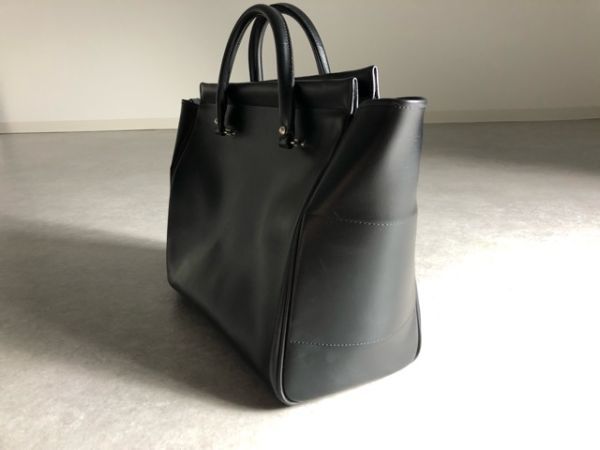 COMME des GARCONS◇綺麗なブラックカラーPVCレザードクターバッグ 