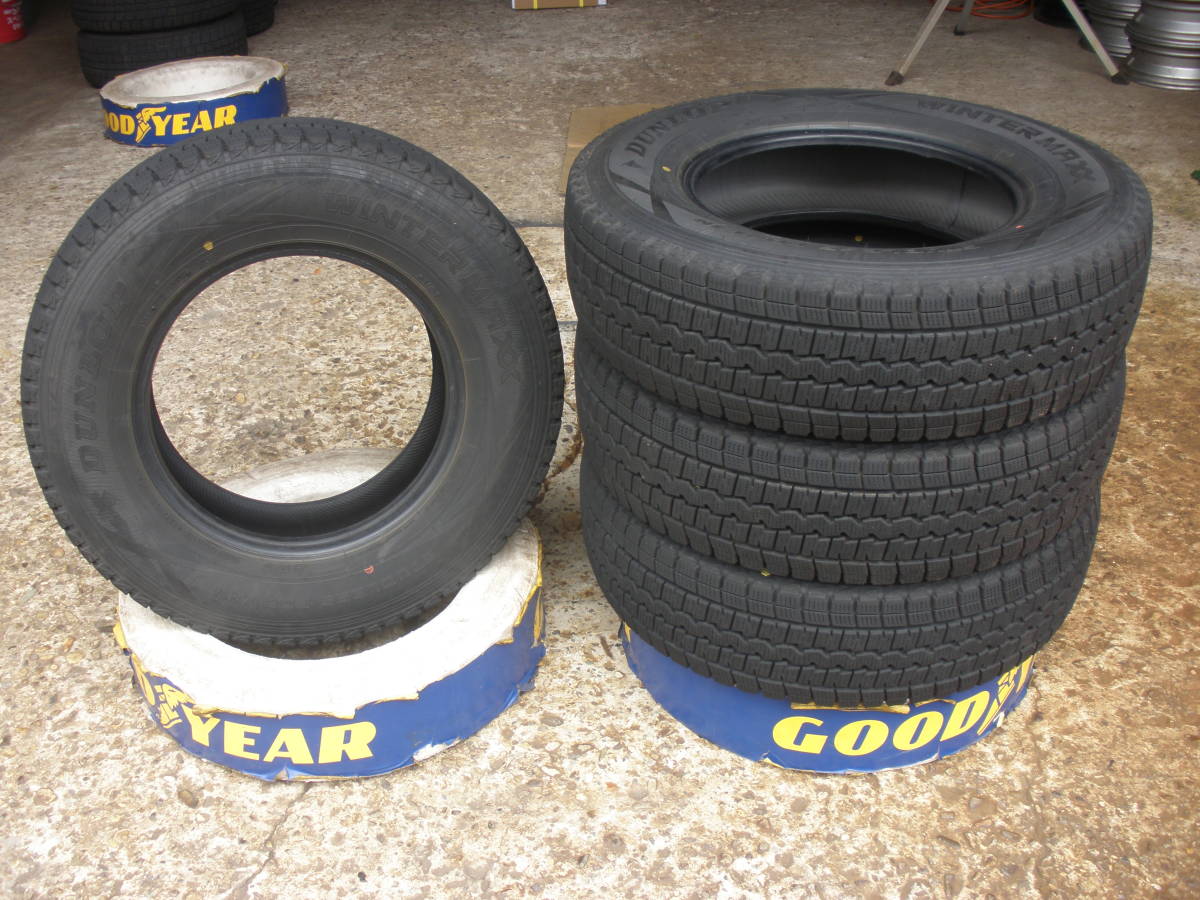 安心の定価販売 ハイエース等に 17年製7 8分山 ダンロップ Winter Maxx Sv01 195 80r15 107 105l Lt X 2ピースアルミホイール 6 5j 6穴 139 7 4本 Www Health Worx Co Za