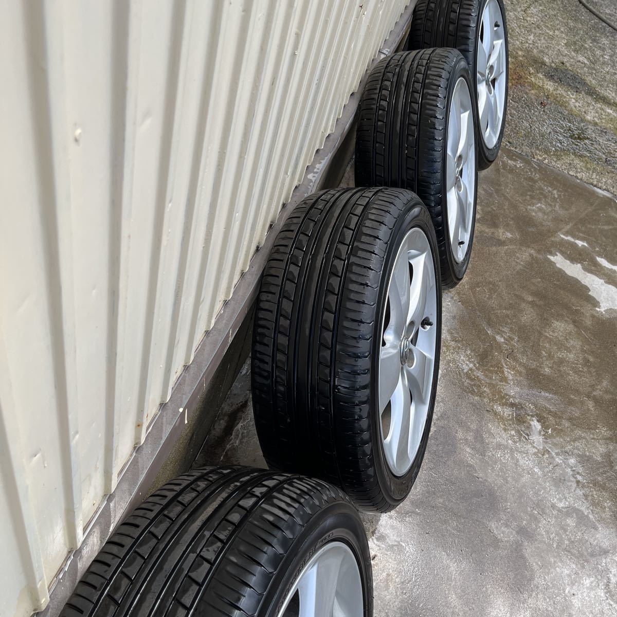 30プリウス純正 17インチアルミホイール バリ溝215/45R17 タイヤ付き4 