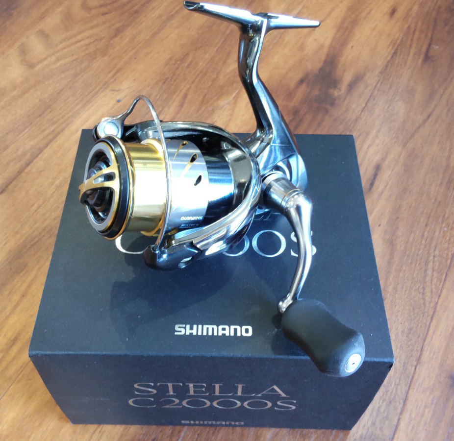 シマノ 14ステラC2000S 外見は美品 巻きにノイズあり エリアトラウト