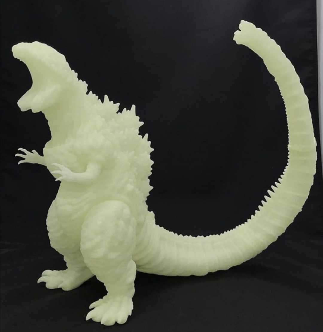 新品未使用 PassionTank ゴジラ2016 第4形態 覚醒Ver. 蓄光 組立キット 
