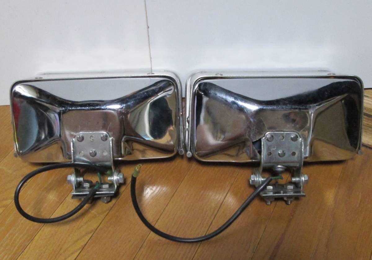 KOITO☆角型フォグランプ☆ウロコステンバイザー付き☆114-11201☆中古品