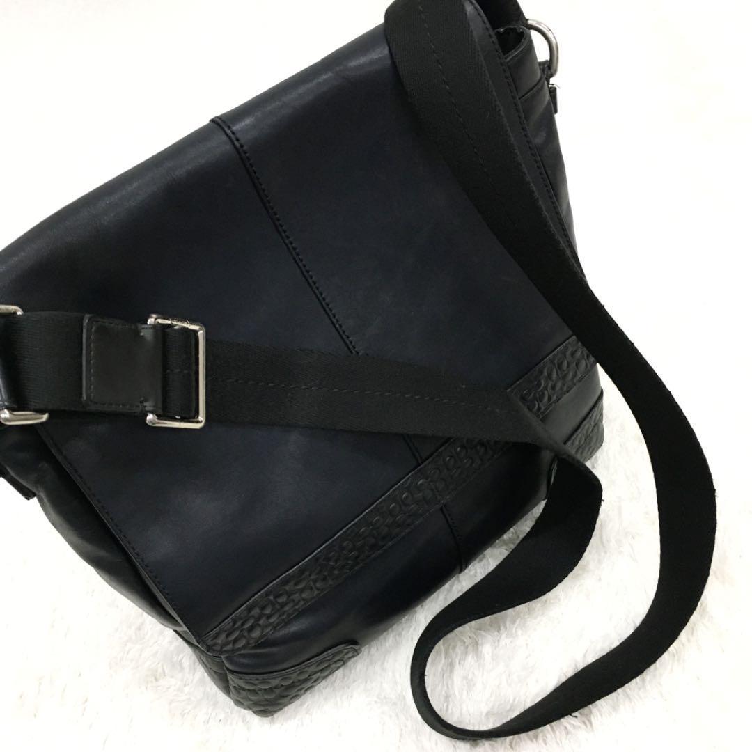COACH コーチ シグネチャー ショルダーバッグ メッセンジャー 肩掛け