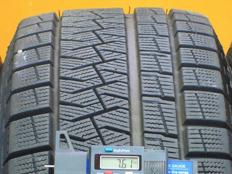 超バリ溝 美品【21年製ピレリ アイスアシンメトリコ 195/60R16】16インチ 6.5J+42 PCD114.3-5H セレナ ノア ヴォクシー ハイブリッド ピレリ ICE ASIMMETRICO (黒)ブラック系ホイール 6.5-16 Plus