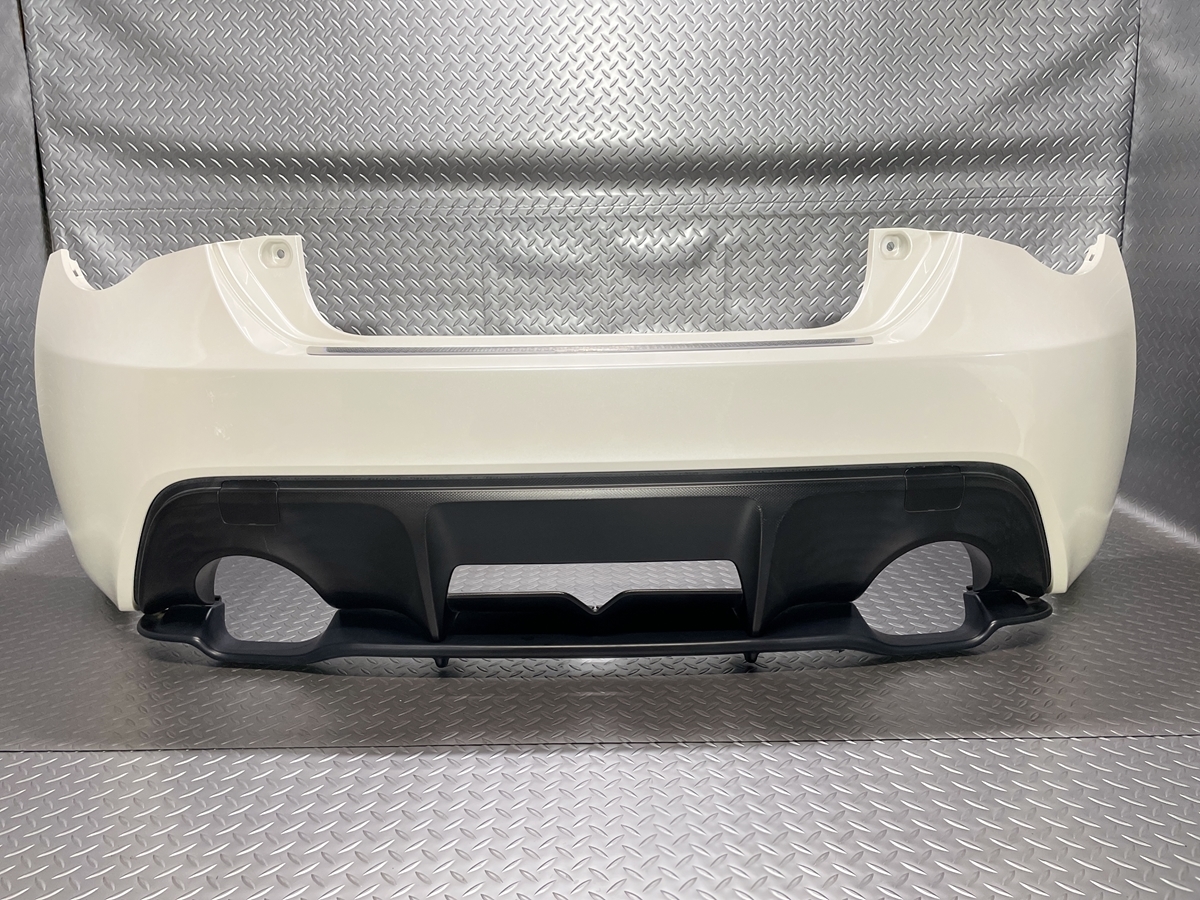 中古】BRZ ZC6 前期 純正リアバンパー 白 サテンホワイトパール 37J 86 