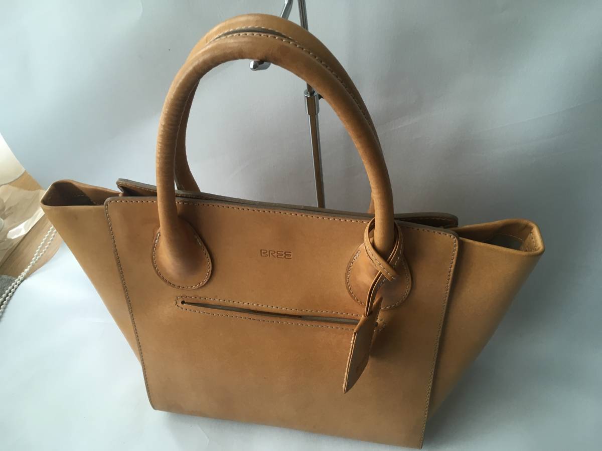 BREE ブリー ヌメ革　レザー　バッグ