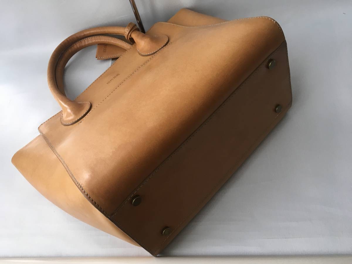 BREE ブリー ヌメ革　レザー　バッグ