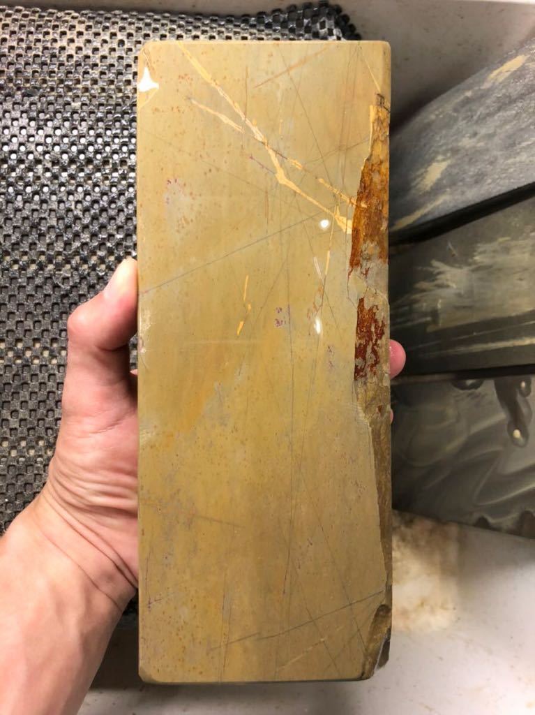 高品質，安い 天然砥石 京都 中山 巣板 蓮華 ナマズ 2063g 仕上砥 鉋 鑿 大工道具 包丁 小刀 彫刻刀 木彫 カミソリ 砥石 マルカ(研磨砥石)｜売買されたオークション情報、yahooの商品情報をアーカイブ公開 - 研磨砥石