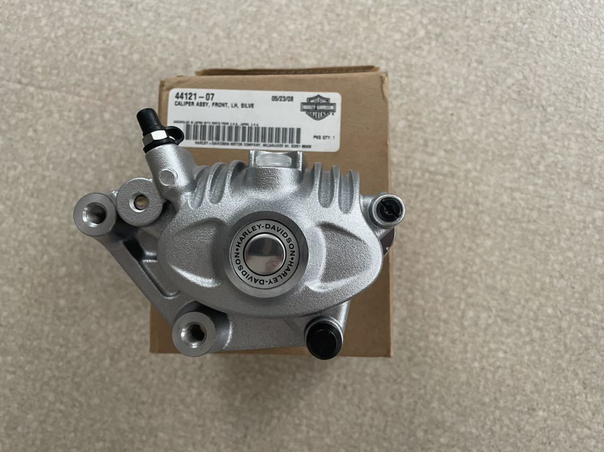 ★彡 ハーレー Harley-Davidson XL883 スポーツスター フロントブレーキキャリパー純正新品 44121-07