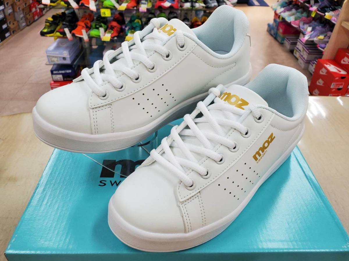 新品即決23.0cm★MOZモズ MZ19614 カジュアルスニーカー★ヒールアップ4.5㎝ 人気スウェーデンブランド スタイリッシュ 美脚♪