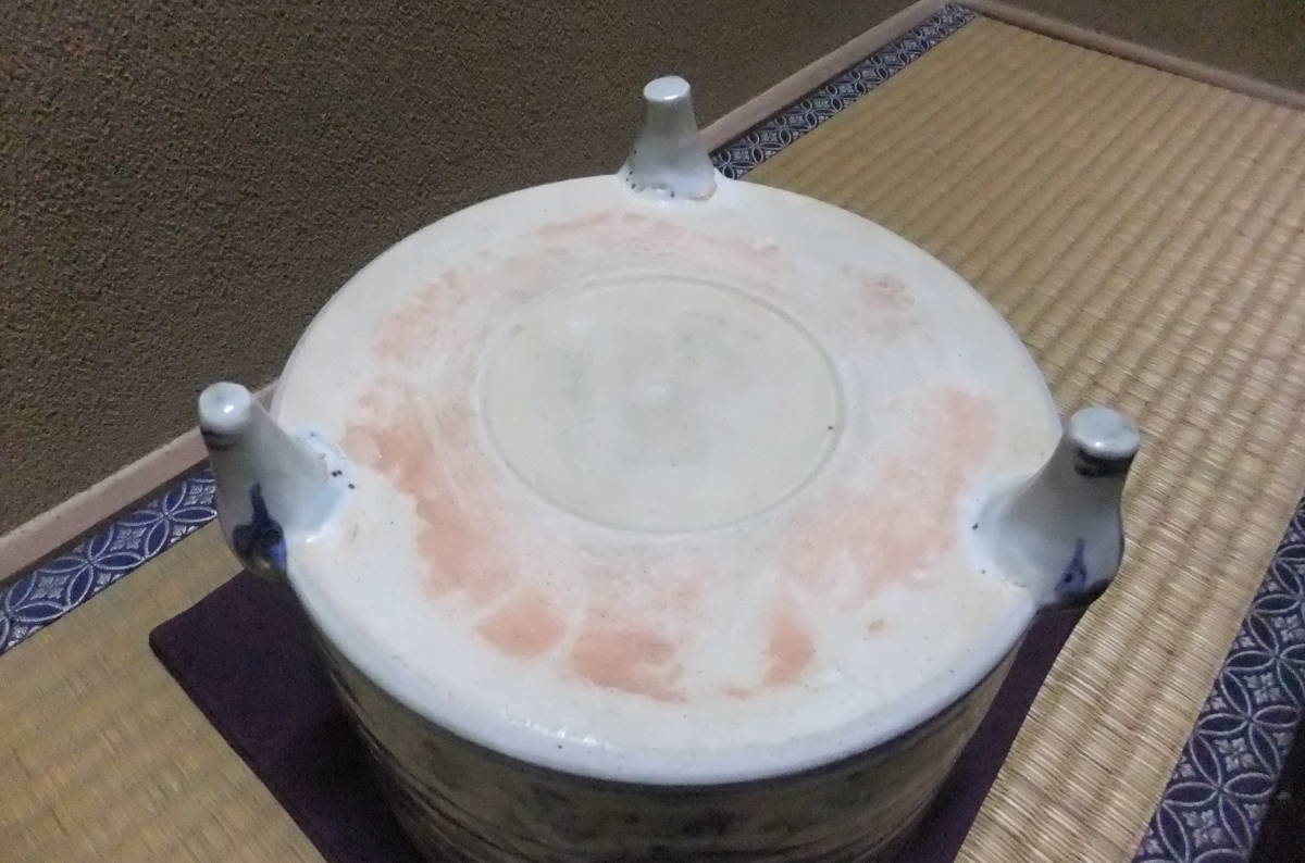 青花唐草文饅頭心碗 大明宣徳年製銘 - 京都国立博物館 館蔵品データベース