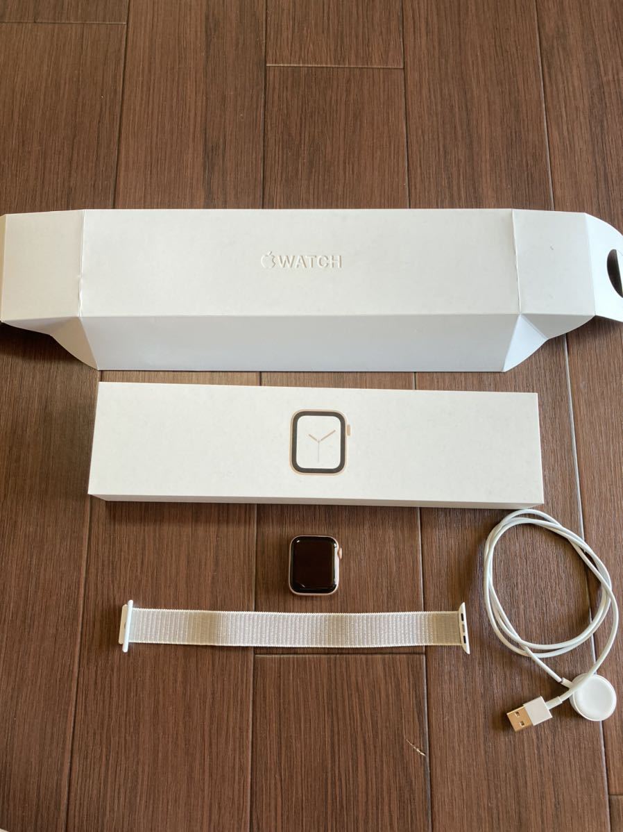  Apple Watch Series 4 アップルウォッチ ピンクゴールド(スマートウォッチ本体)｜売買されたオークション情報、yahooの商品情報をアーカイブ公開 - オークファン スマートウォッチ本体