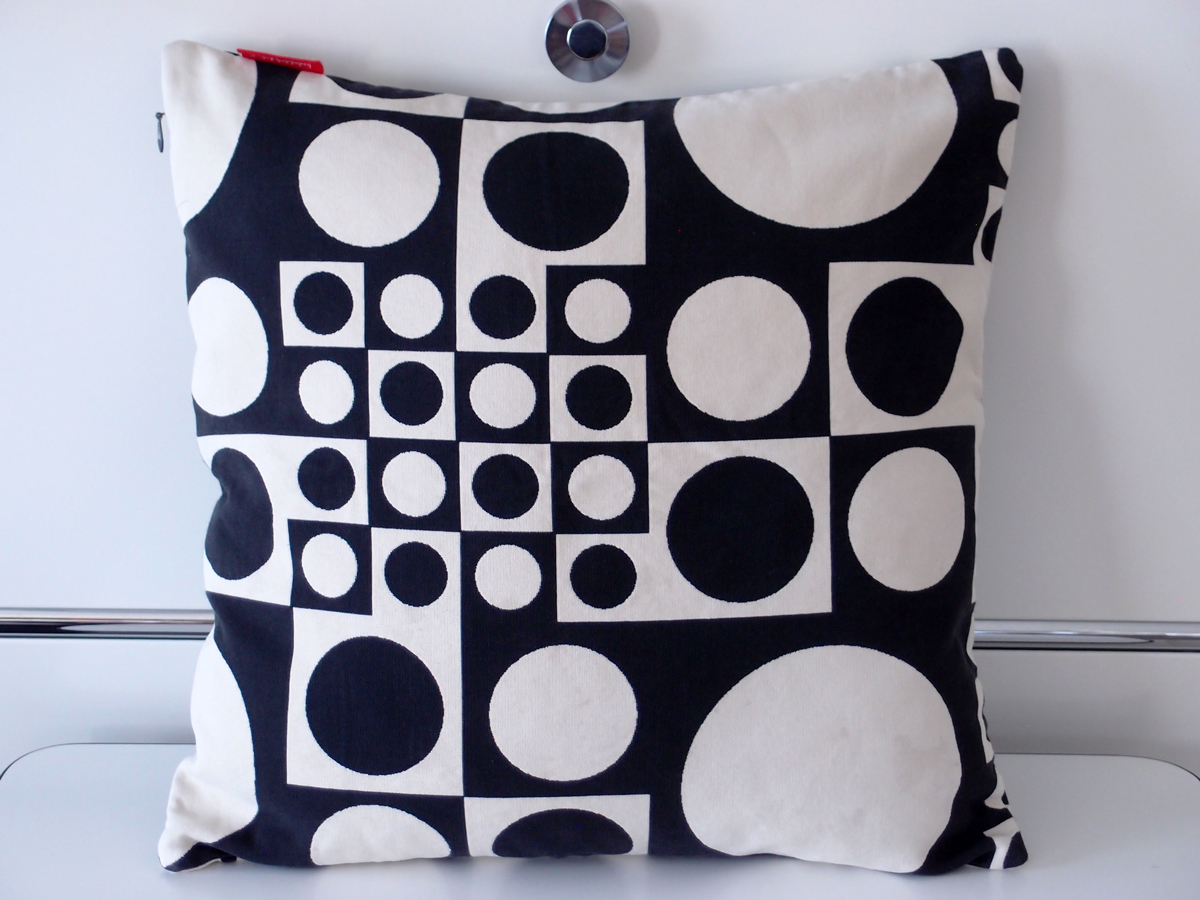 Vitra Cushions | Official Vitra® Website JP