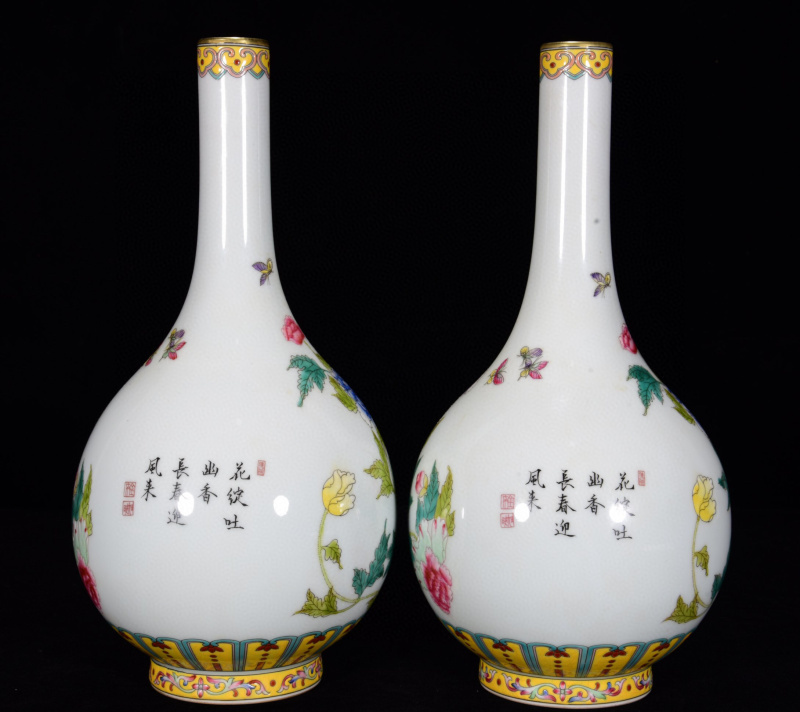 骨董☆中国清朝康熙年製 花瓶 牡丹 蝶文様 置物 骨董☆中国清朝康熙年