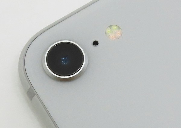 ◇【au/Apple】iPhone 8 64GB SIMロック解除済み NQ792J/A 