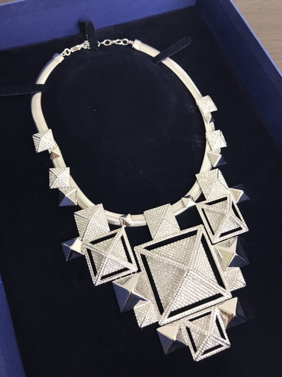 スワロフスキー SWAROVSKI ネックレス 追跡送料関税込 ペンダント スワン (SWAROVSKI Yahoo!オークション | スター 1000円スタート希少品Swarovski クリア Swan -「スワロフスキー」(アンティーク、コレクション ブルー スワロフスキーのネックレスは半額以下！セールで注目の高級
