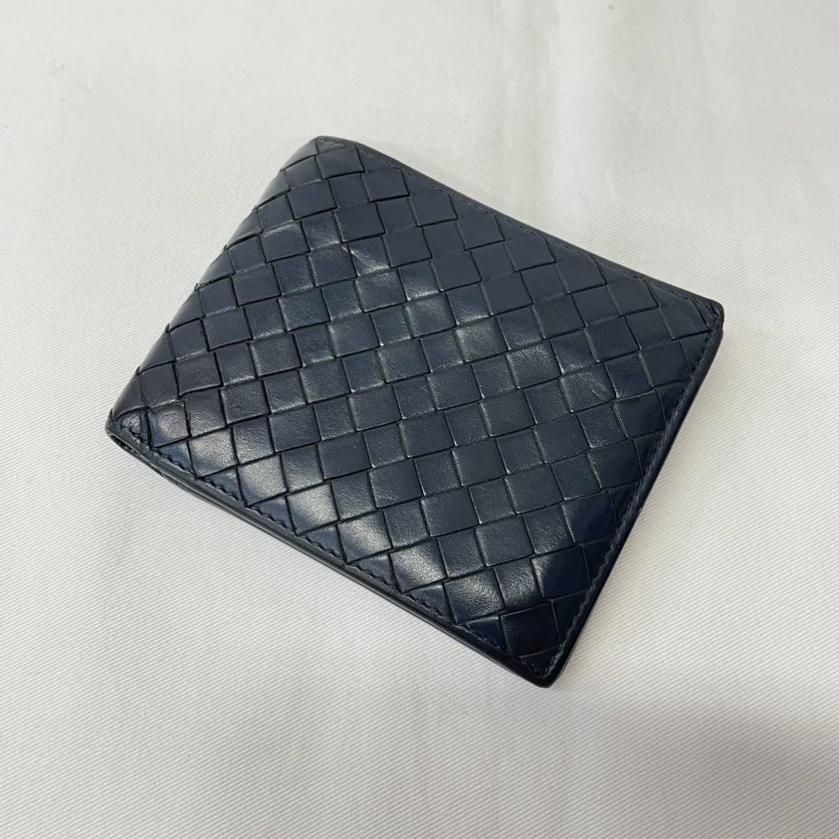 最新作，得価 BOTTEGA VENETA ボッテガヴェネタ 二つ折り財布 レザー イントレチャート加工(財布)｜売買されたオークション情報、yahooの商品情報をアーカイブ公開 - オークファン 男性用