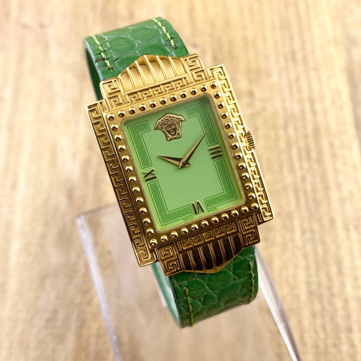 1円〜】VERSACE ヴェルサーチ 腕時計 メンズ メデューサ グリーン文字 