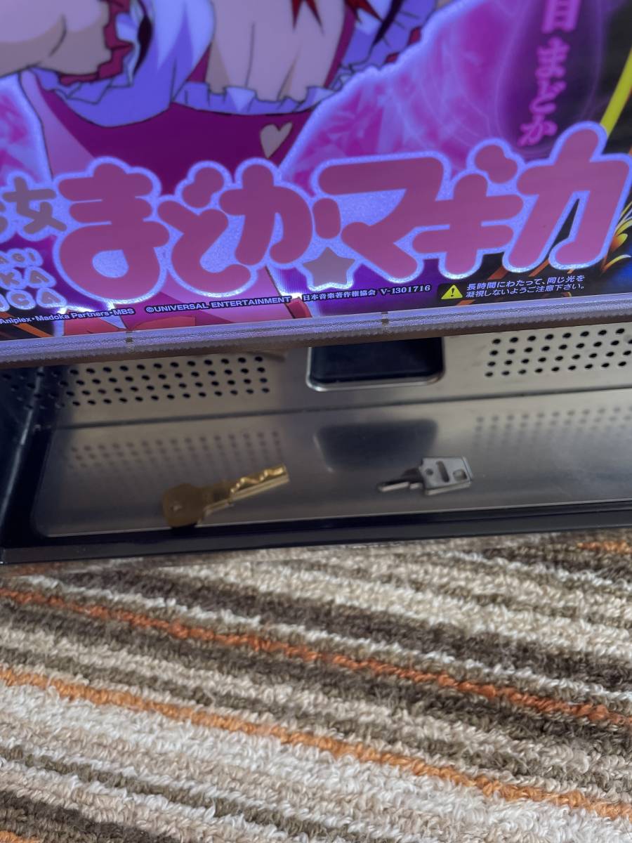 札幌市引き取り限定 魔法少女まどか☆マギカ 全員集合パネル コイン