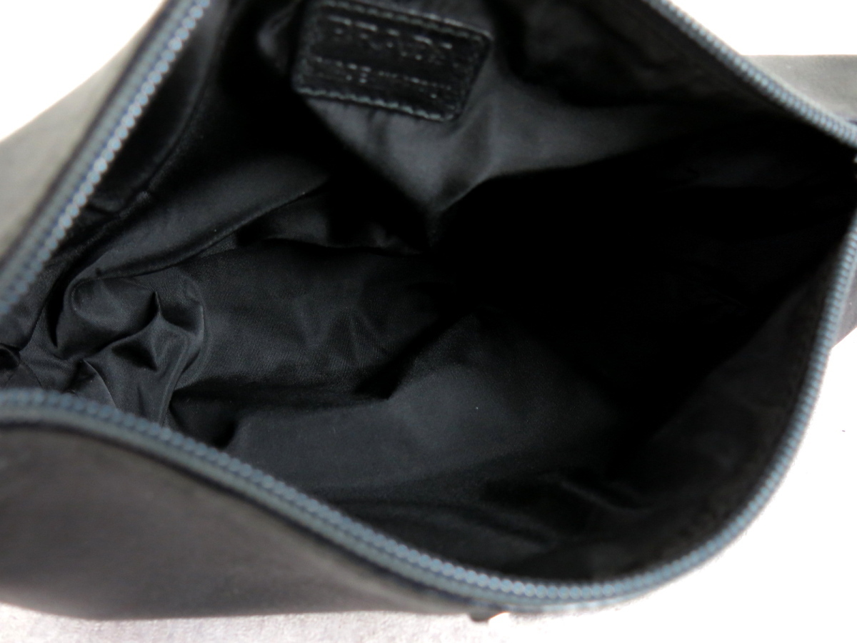 ○超美品○PRADA プラダ○カーフ レザー 本革○クラッチ バッグ○黒 