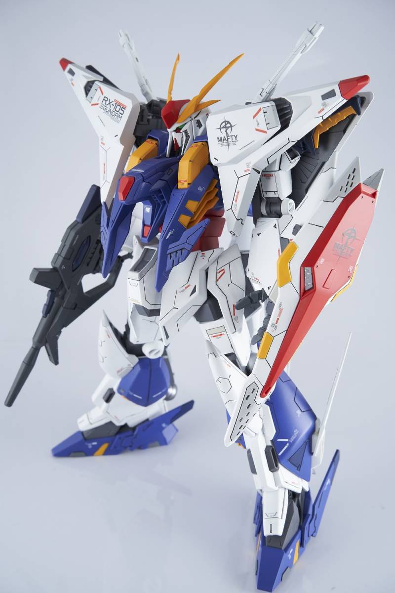 HGUC 1/144 RX-105 クスィーガンダム 改修塗装済み完成品(完成品