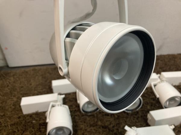 コイズミ照明 スポットライト LEDスポットライト コイズミ | Koizumi KOIZUMI Spot ASE940379 Z-2603DL10)KOIZUMI 照明 商品紹介 LED 防雨型 X-Pro｜コイズミ照明株式会社 電球色