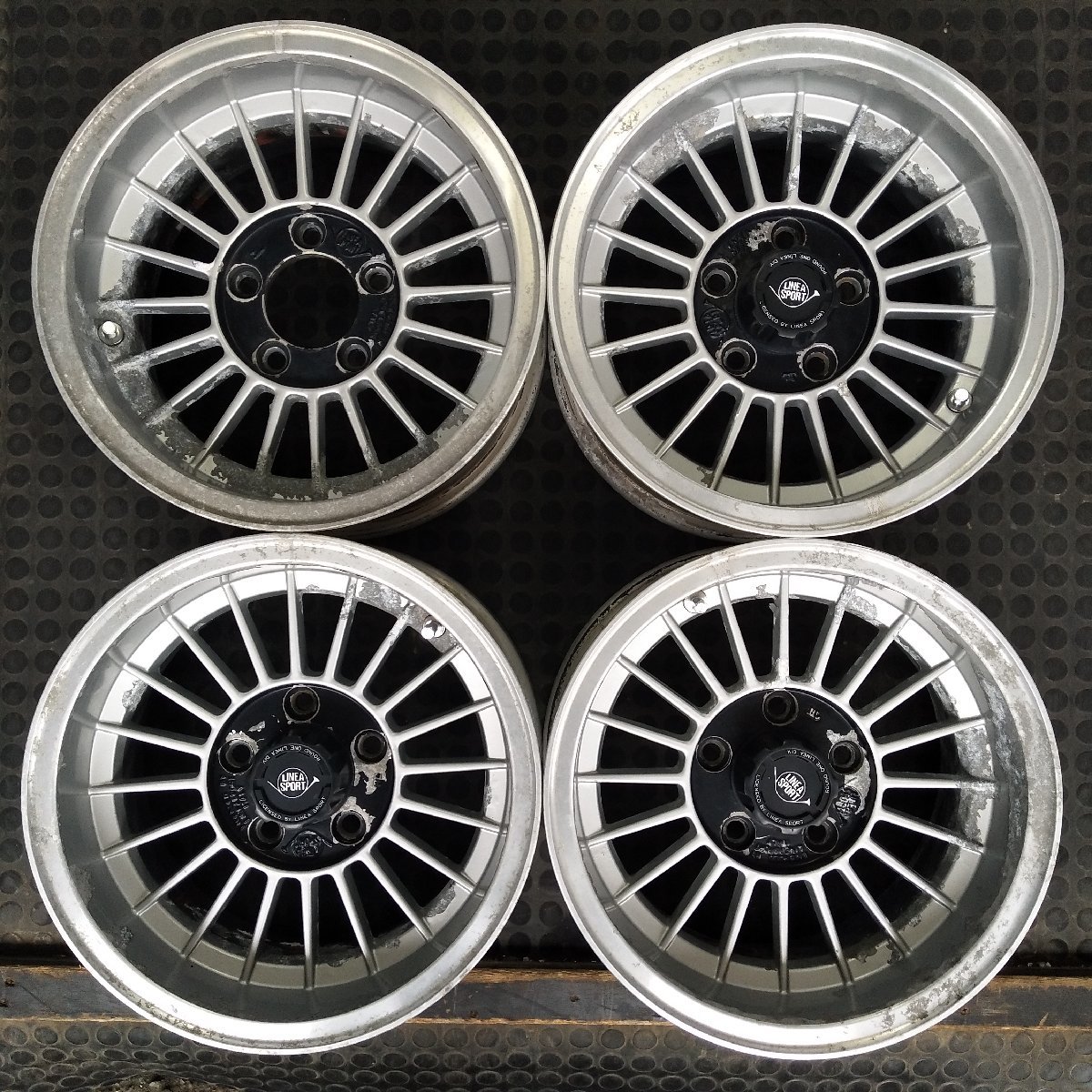 管理番号：W8-214 4本価額 14×7J 5x114.3 ET+6 ハブ