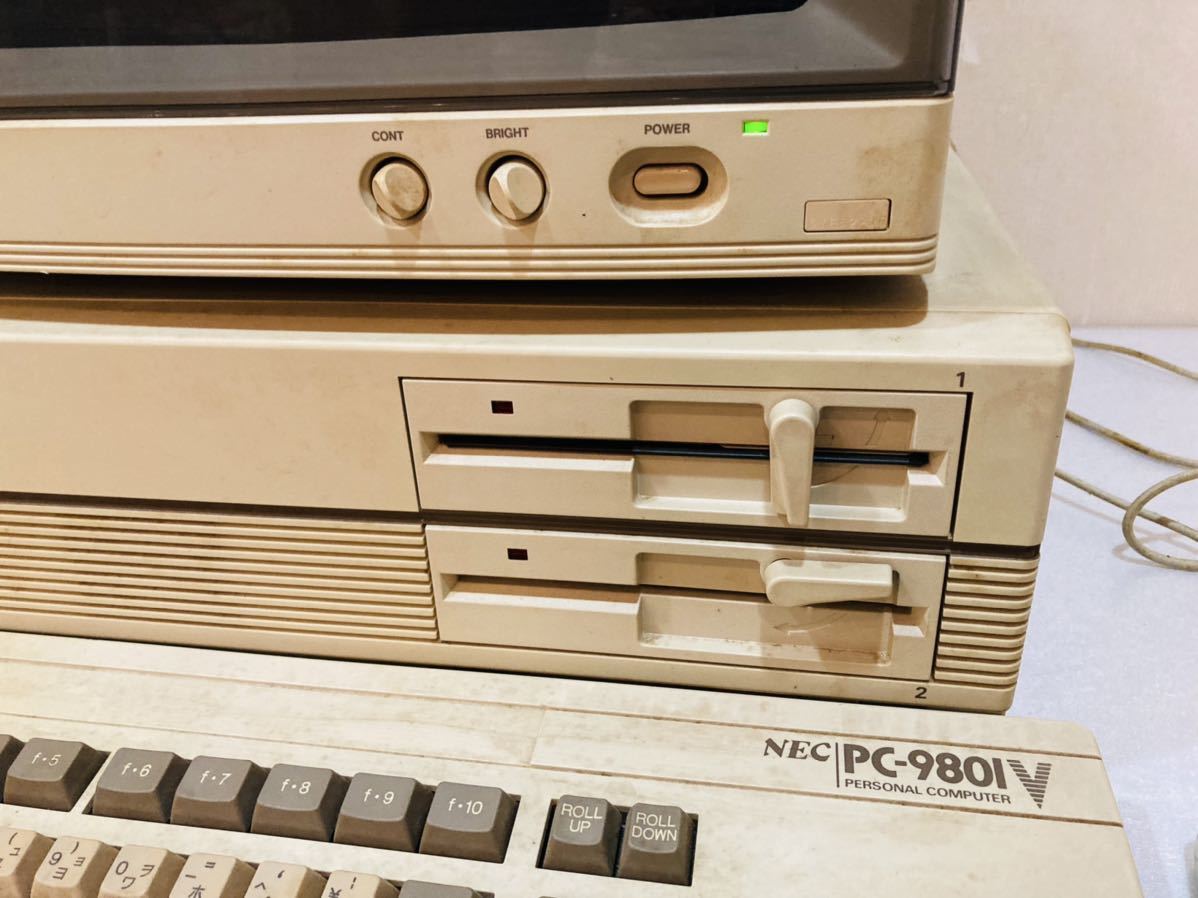 e5 必見！ NEC パーソナルコンピュータ PC-9801VM / カラー