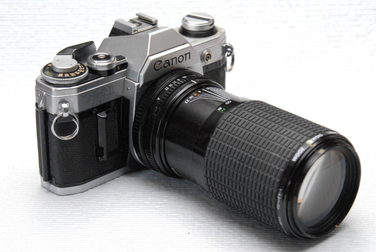 Canon キャノン 昔の高級一眼レフカメラ AE-1ボディ + 80-200mmズーム