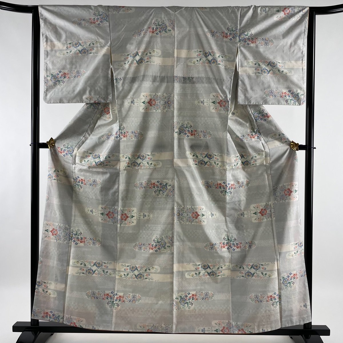 競ナビ】大島紬 名品 証紙 都喜ヱ門 ヱ霞 草花 灰白 袷 身丈159.5cm 裄
