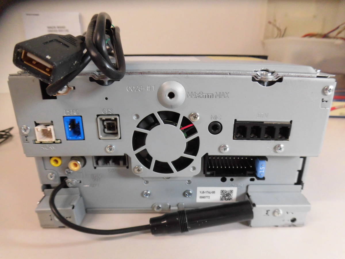 N2153 ダイハツ【DAIHATSU】純正 KENWOOD メモリーナビ NMZK-W68D